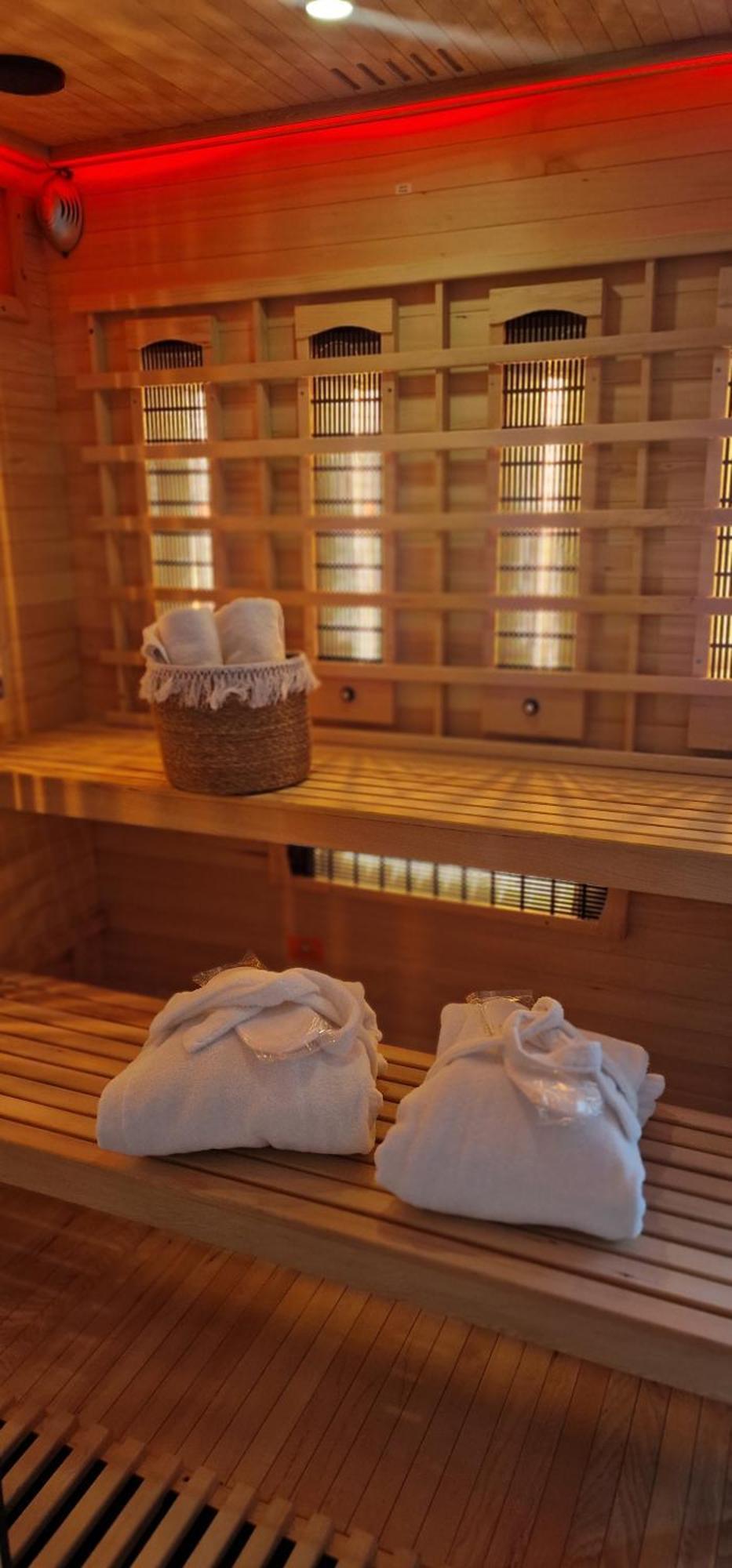 Spa Love Ceglana 1 A Sauna,,Jaccuzi Dla Dwojga Na Wylacznosc Zielona Góra Dış mekan fotoğraf